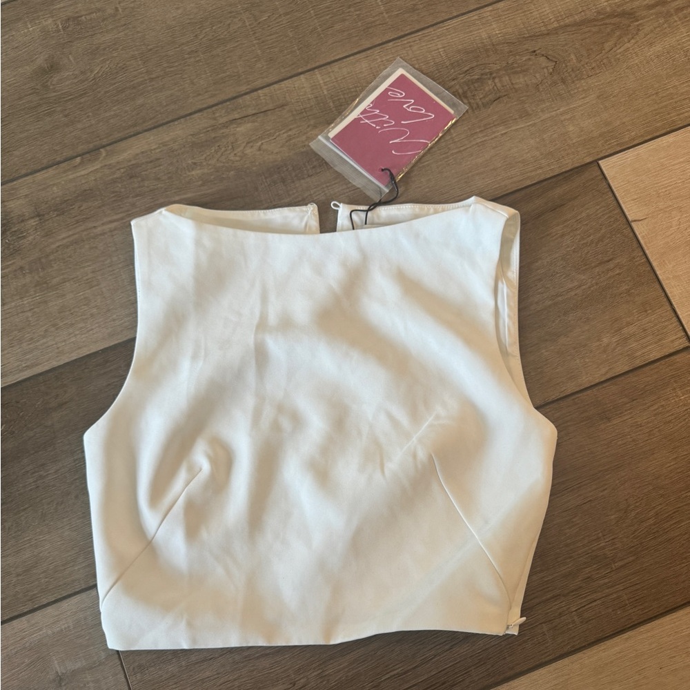 NWT love, bonito top